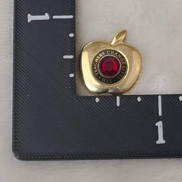 Teachers Change Lives Apple Pin Gold Tone Red Crystal GES School Award - Picture 4 of 6